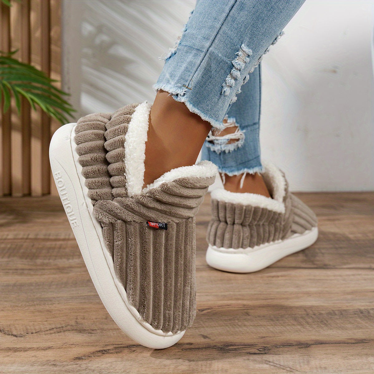 Lync Sunday Slippers