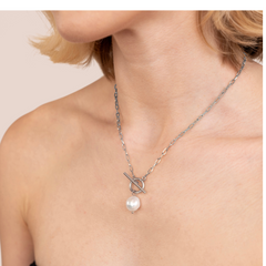 Eva Necklace in Freshwater Pearls and Silver