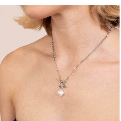 Eva Necklace in Freshwater Pearls and Silver
