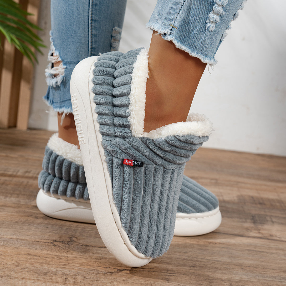 Lync Sunday Slippers