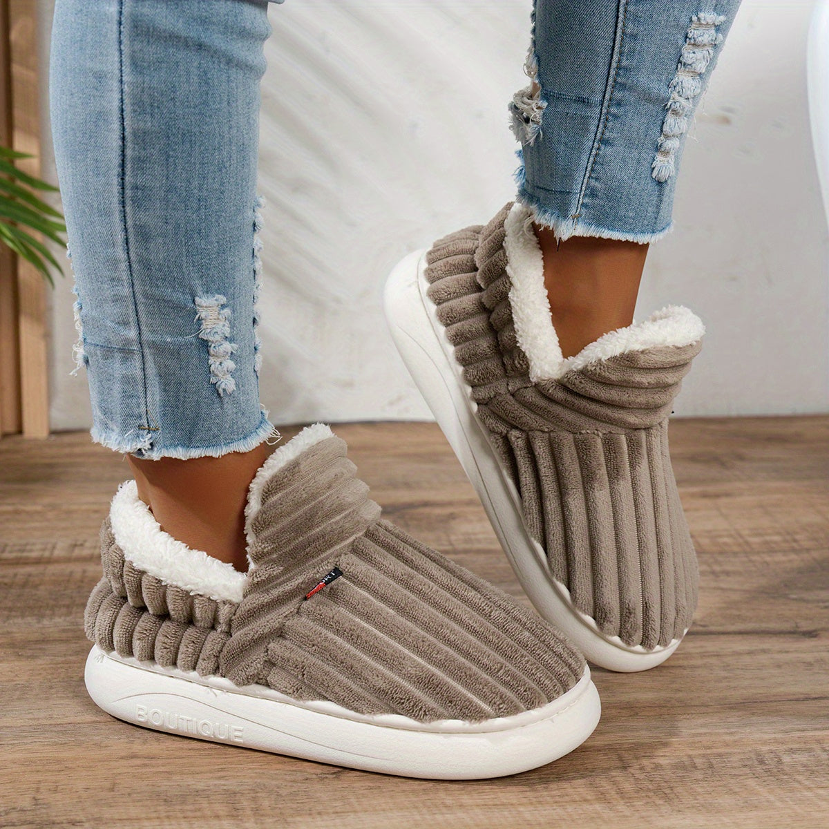 Lync Sunday Slippers
