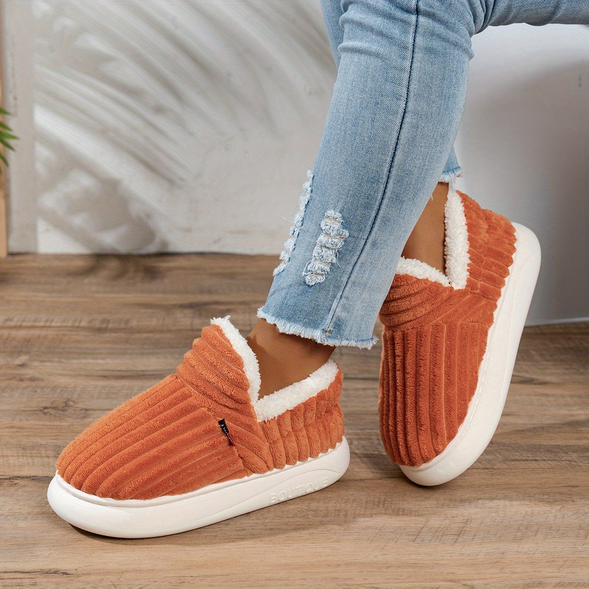 Lync Sunday Slippers